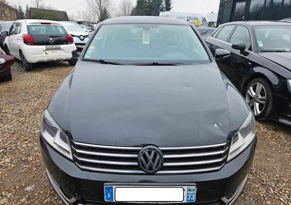 Volkswagen Passat cena 18400 przebieg: 297000, rok produkcji 2013 z Dzierżoniów małe 121